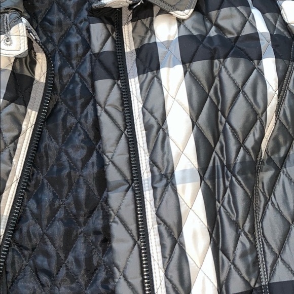 Authentic Burberry Coat - Picture 5 of 12